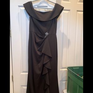 Cachet size 8 floor length off shoulder gown